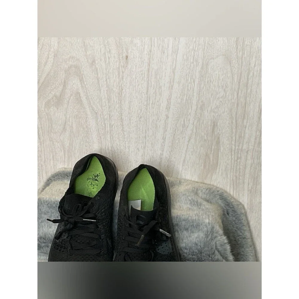 Nike Women’s Black Free RN Flyknit Shoes Size 8.5